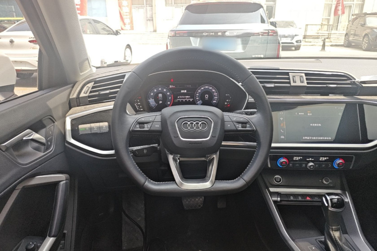 Audi Q3 2021 #11 Audi Q3 2021 car image #11