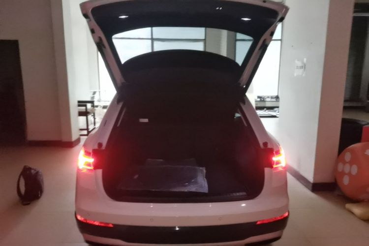Audi Q3 2022 car image #19