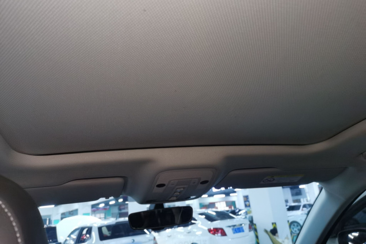 Audi Q3 2020 car image #23
