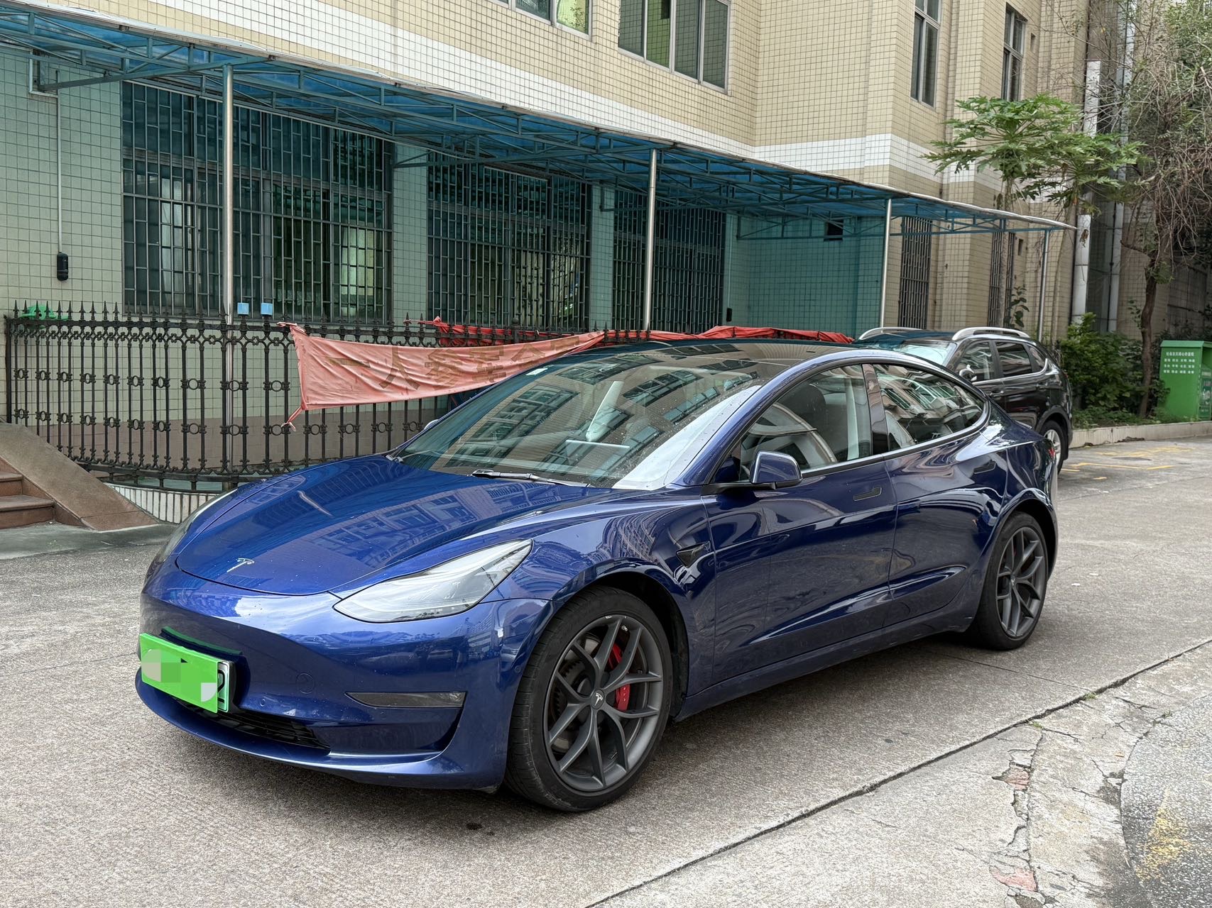 Tesla Model 3 2021 car image 