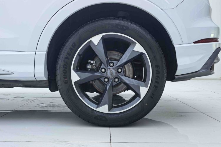Audi Q3 2020 #8 Audi Q3 2020 car image #8