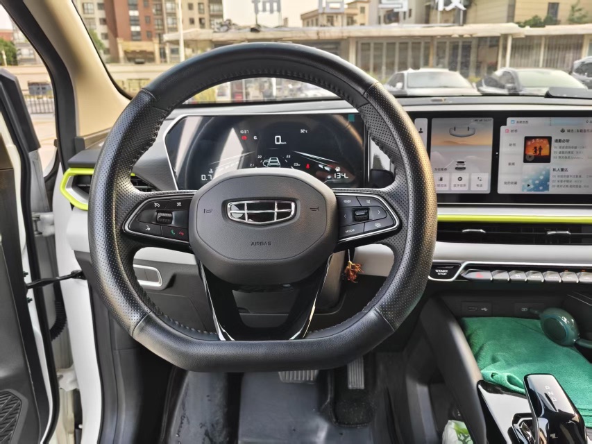 GEELY Coolray 2022 #3 GEELY Coolray 2022 صورة سيارة #3