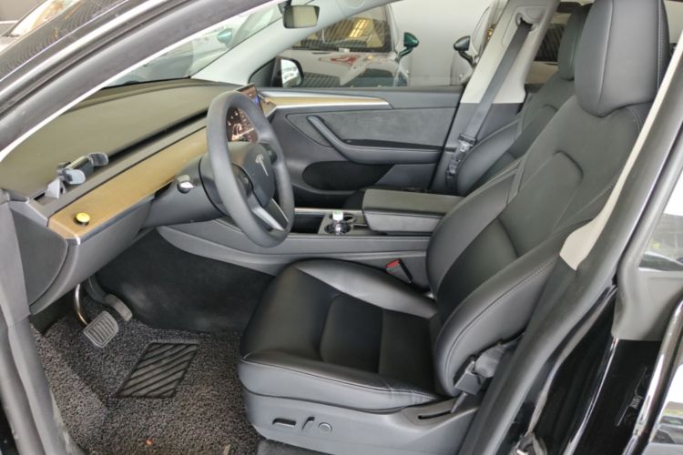 Tesla Model Y 2022 car image #15