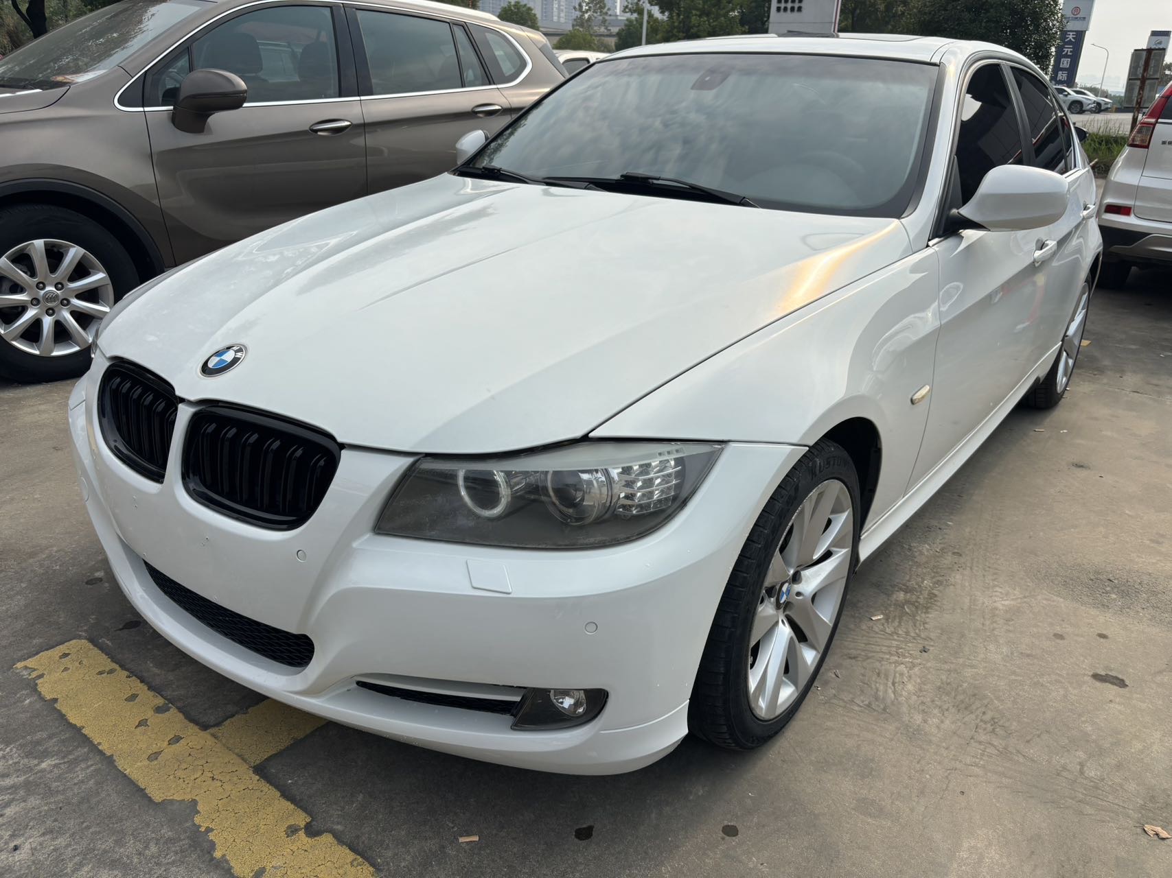 BMW 3 Series 2012 BMW 3 Series 2012 car image