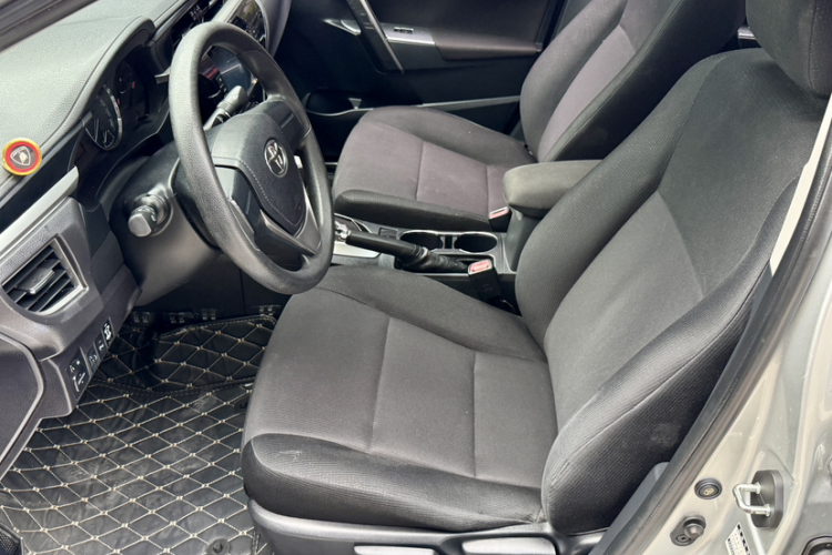 Toyota Corolla 2016 immagine di auto #19