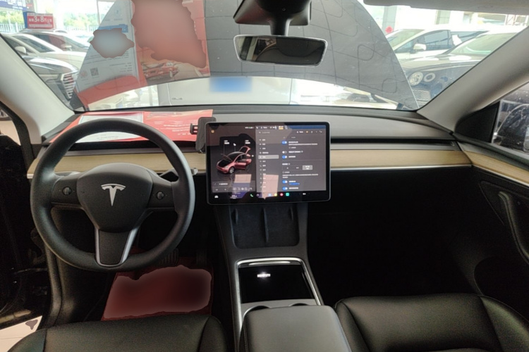 Tesla Model Y 2023 #10 Tesla Model Y 2023 car image #10