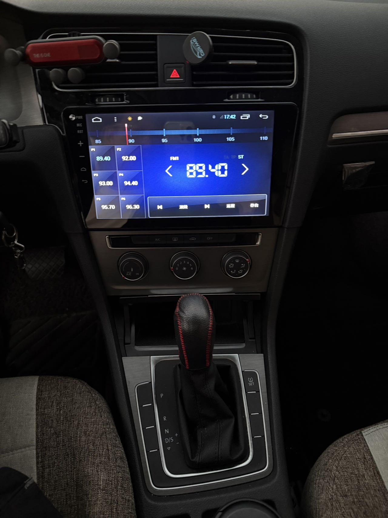 Volkswagen Golf 2015 car image #6