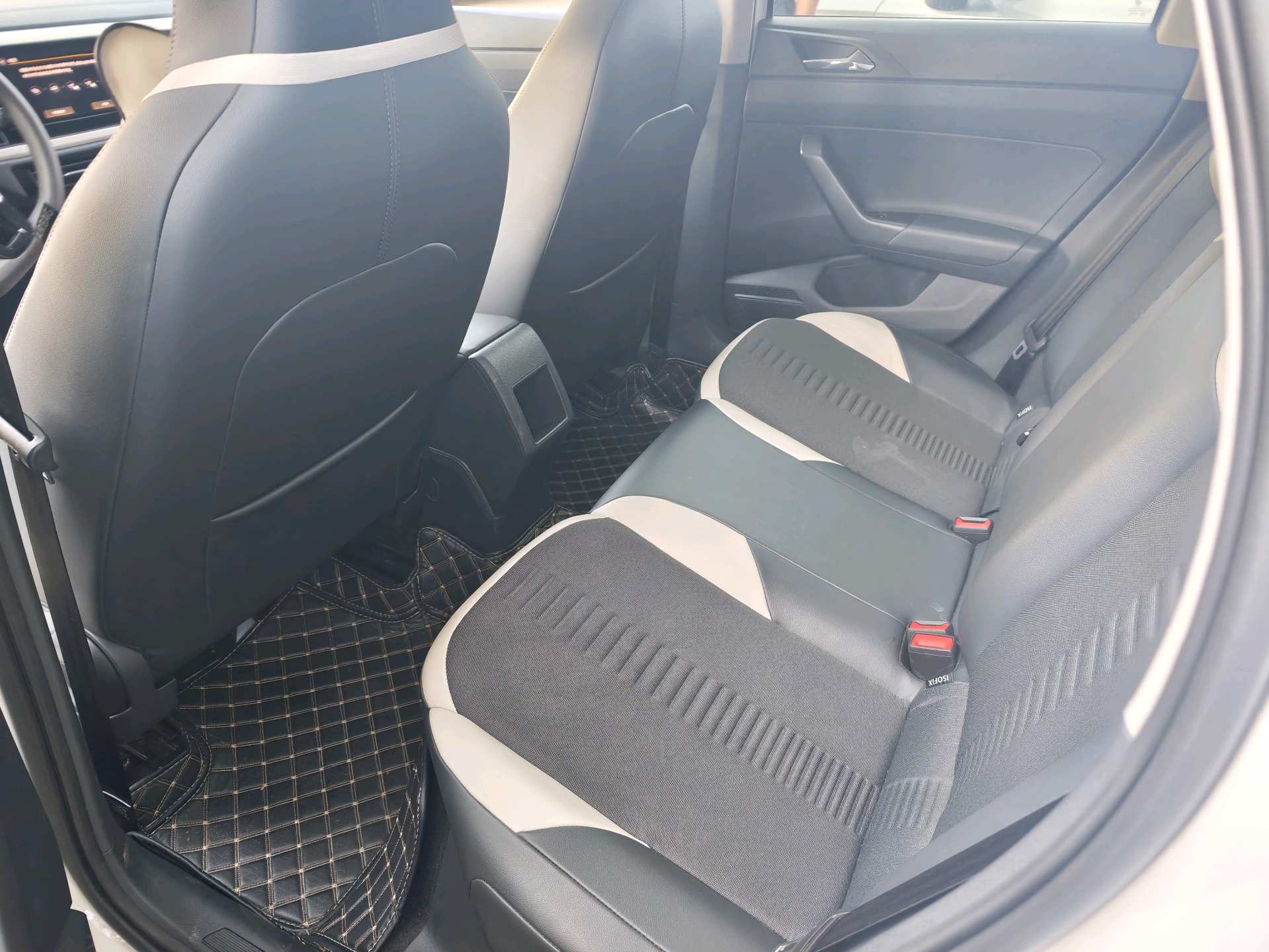 Volkswagen Polo 2021 car image #3