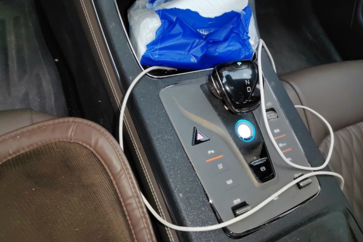 BYD Han 2023 car image #17