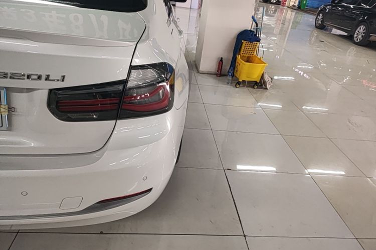 BMW 3 Series 2019 #8 BMW 3 Series 2019 car image #8