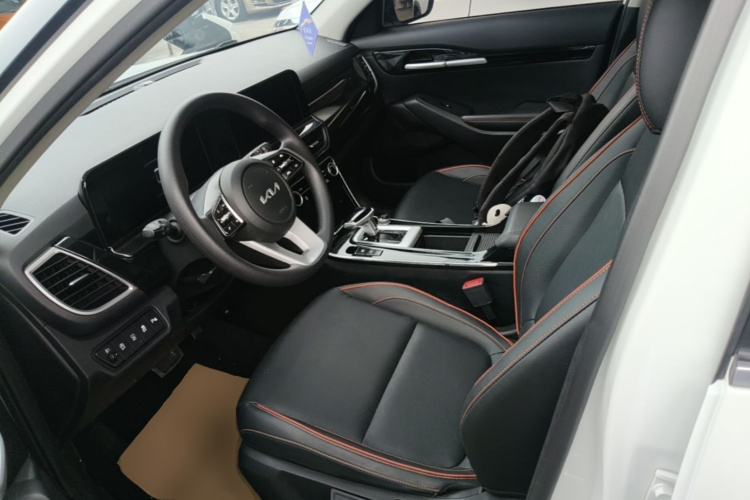 Kia Seltos 2024 image de voiture #15