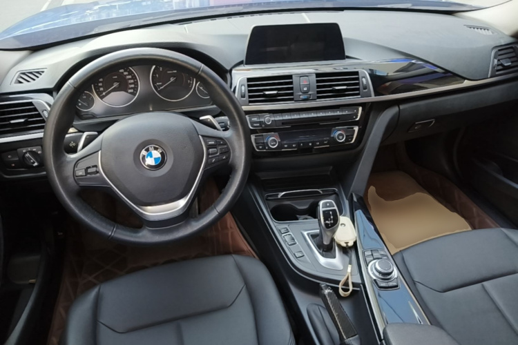 BMW 3 Series 2017 #10 BMW 3 Series 2017 car image #10