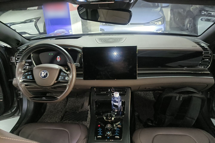 BYD Han 2022 car image #11
