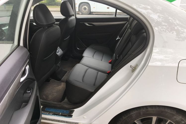 GEELY Emgrand 2019 car image #17