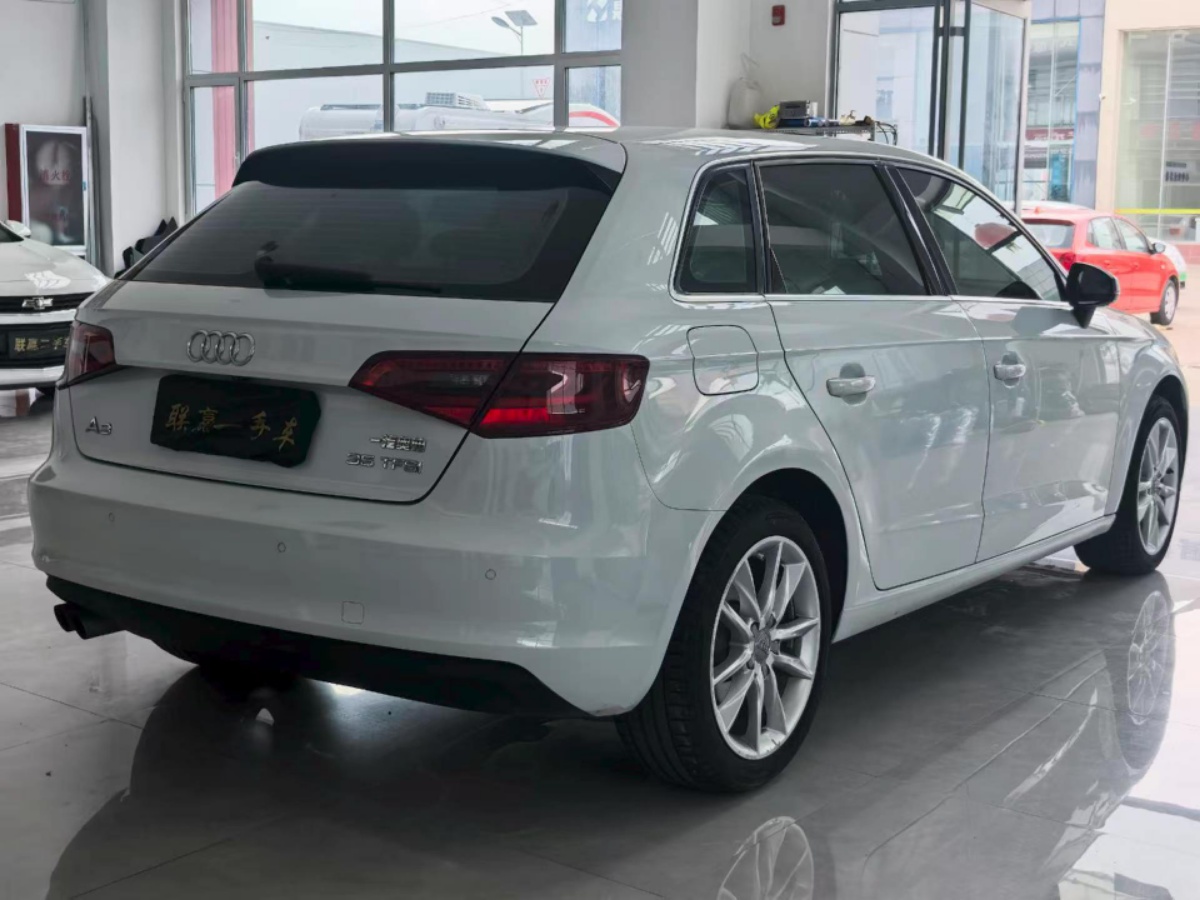 Audi A3 2015 car image #3