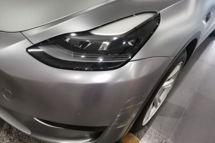Tesla Model Y 2022 car image #23