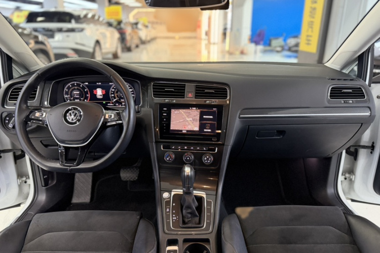Volkswagen Golf 2020 #15 Volkswagen Golf 2020 car image #15