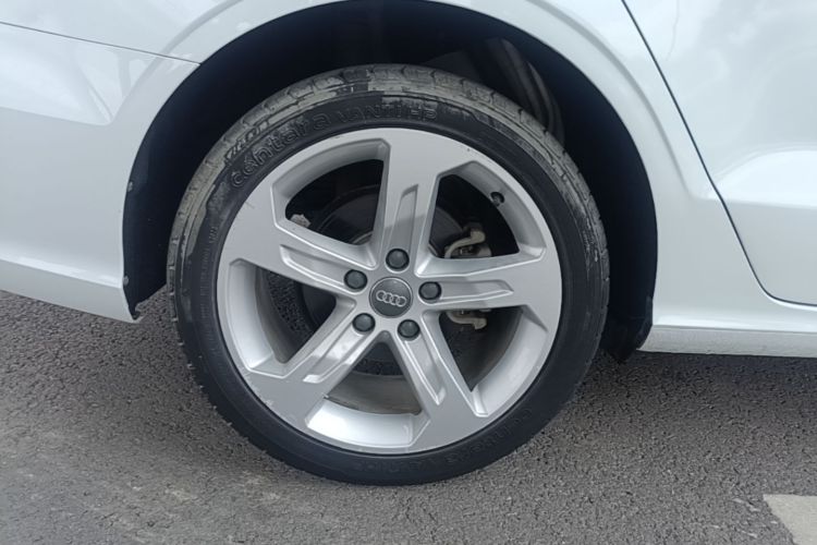 Audi A3 2019 car image #7