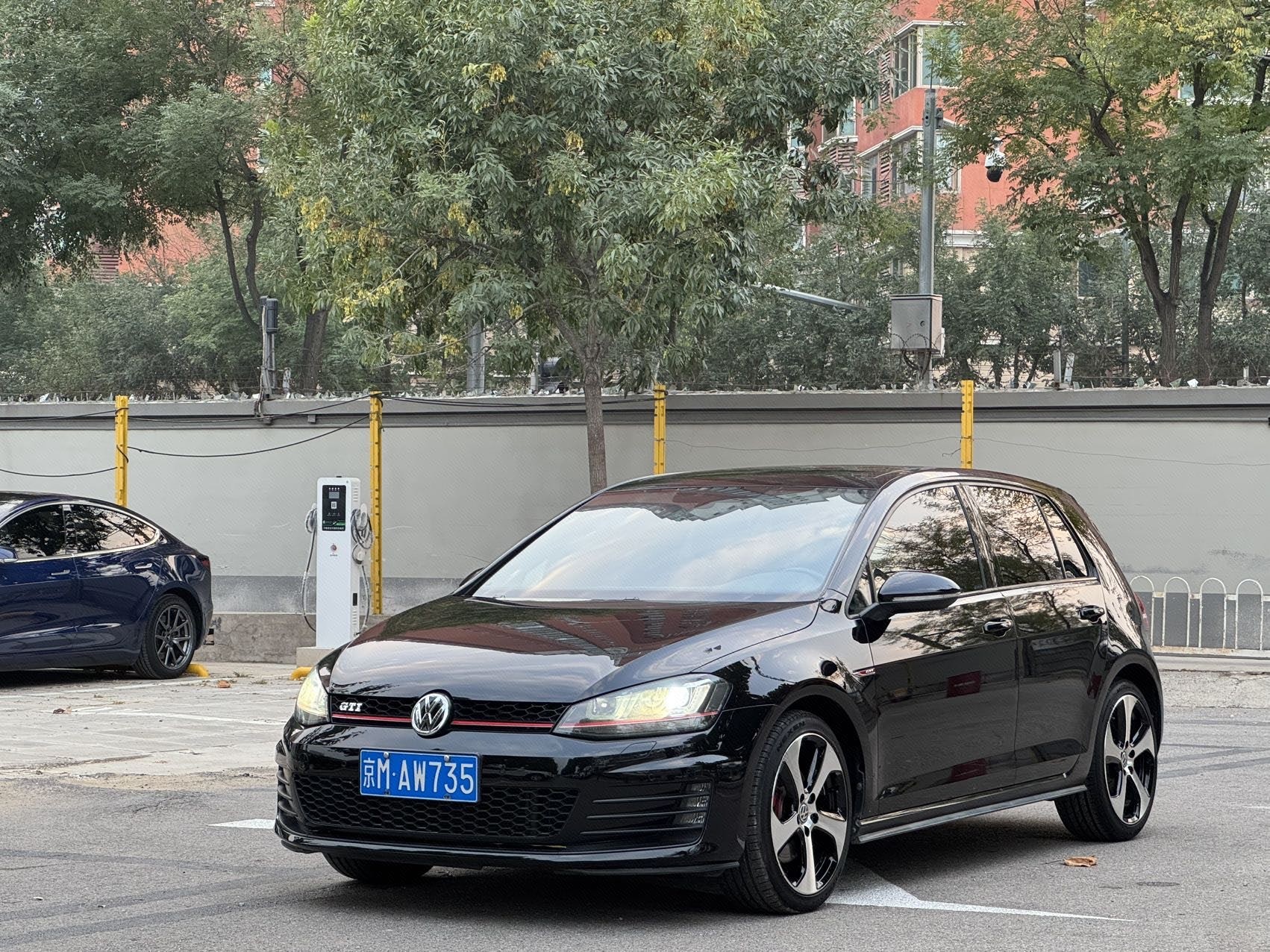 Volkswagen GolfGTI 2018 Volkswagen GolfGTI 2018 car image