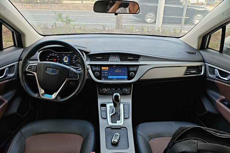 GEELY Emgrand GS 2018 car image #10
