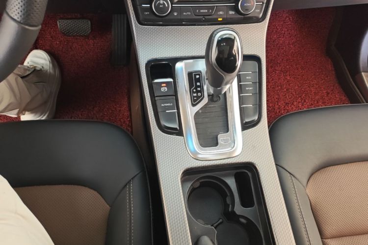 GEELY Emgrand GS 2016 car image #14