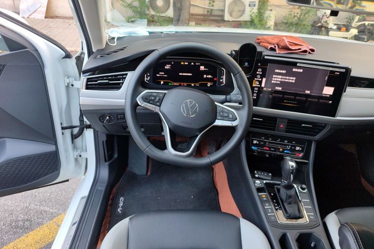 Volkswagen Bora 2024 car image #12