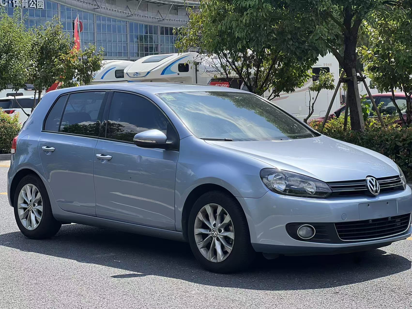 Volkswagen Golf 2012 car image #4