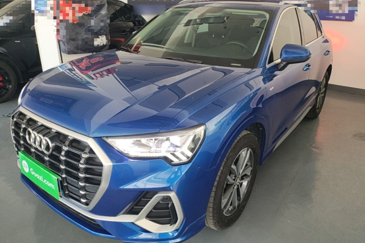 Audi Q3 2021 car image #2