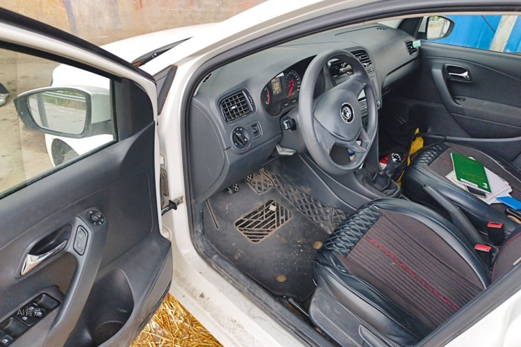 Volkswagen Polo 2015 #18 Volkswagen Polo 2015 car image #18