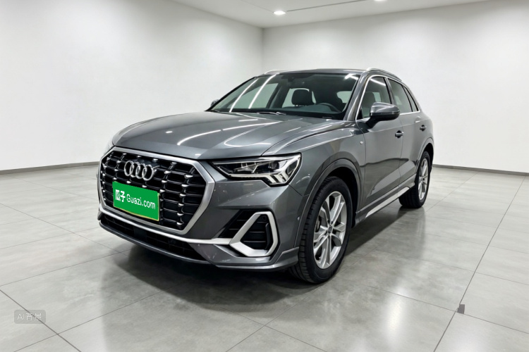 Audi Q3 2021 car image #2