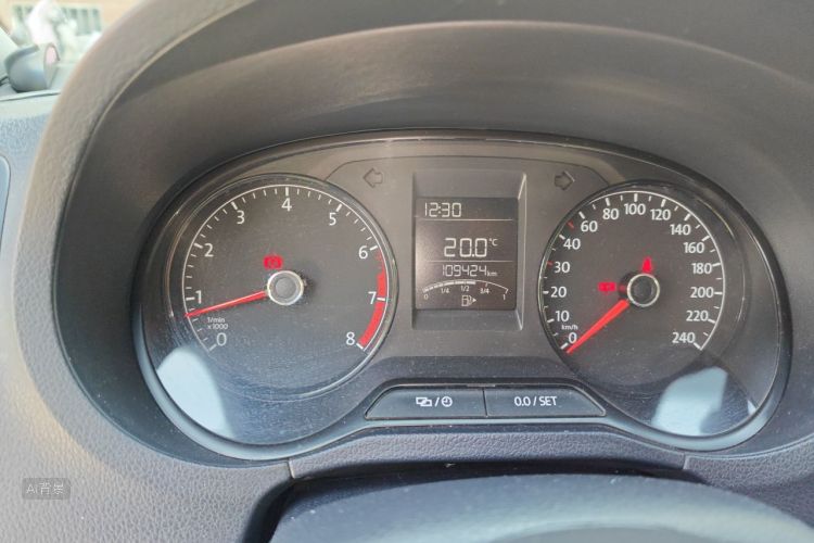 Volkswagen Polo 2018 car image #14