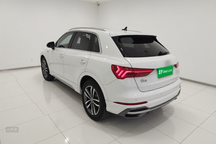 Audi Q3 2021 car image #5
