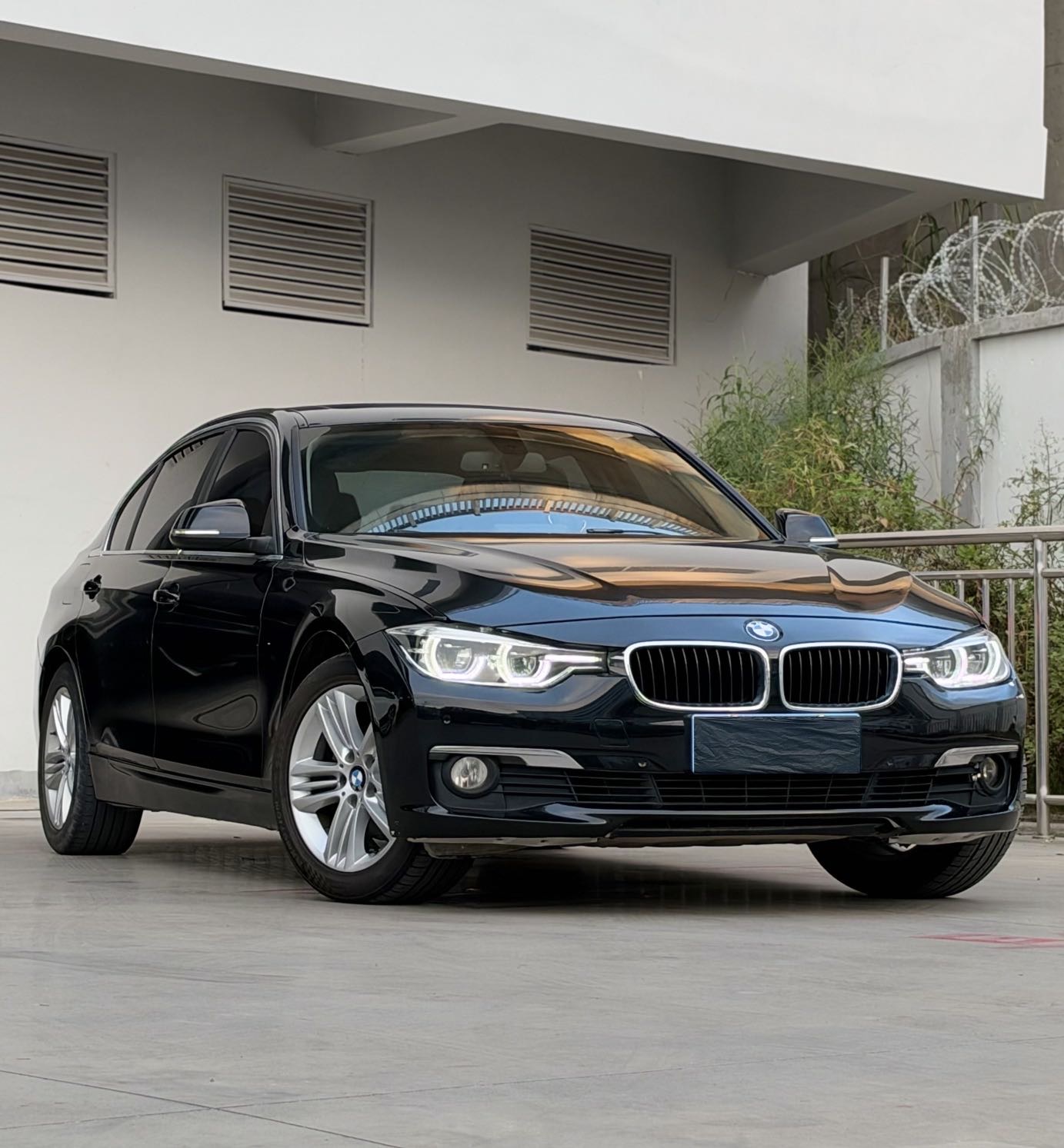 BMW 3 Series 2017 #3 BMW 3 Series 2017 car image #3