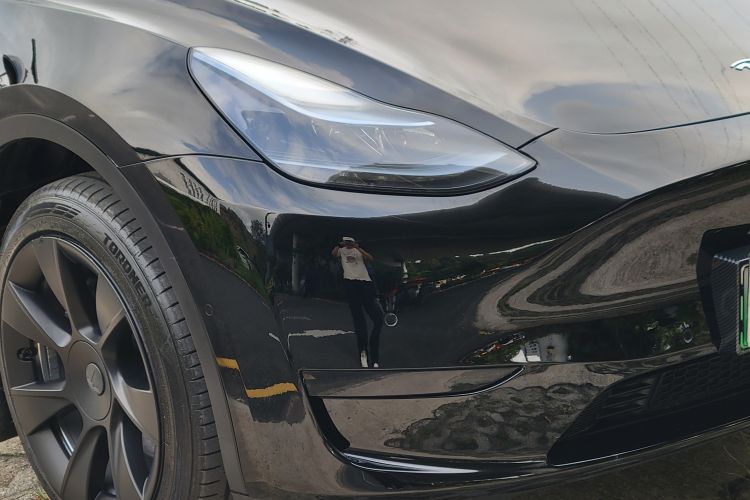 Tesla Model Y 2023 car image #13