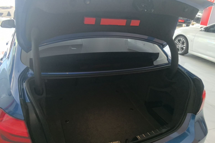 BMW 3 Series 2018 #19 BMW 3 Series 2018 car image #19