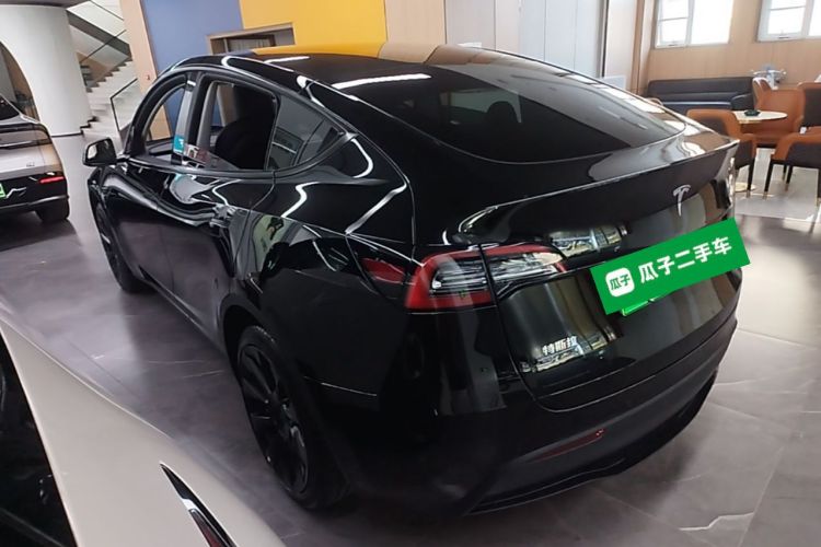 Tesla Model Y 2023 car image #5