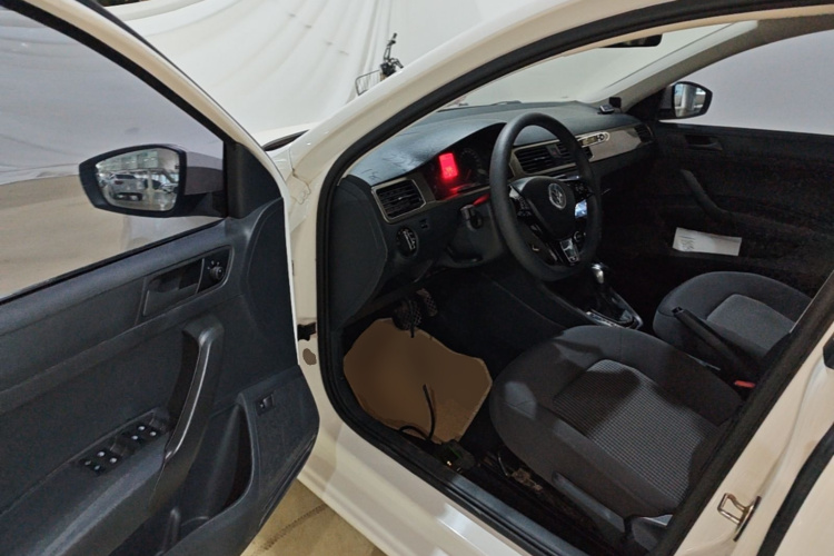 Volkswagen Santana 2022 car image #16