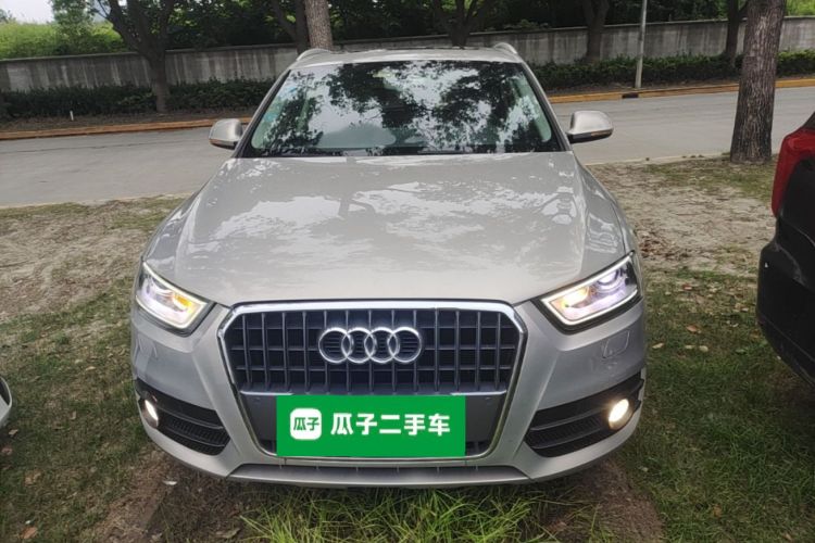 Audi Q3 2015 car image #3