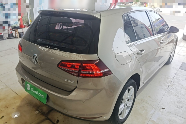Volkswagen Golf 2017 car image #7