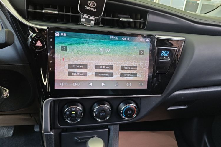 Toyota Corolla 2018 immagine di auto #13