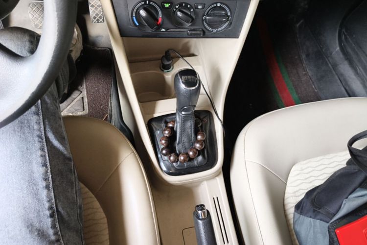 Skoda Rapid 2014 #14 Skoda Rapid 2014 image de voiture #14