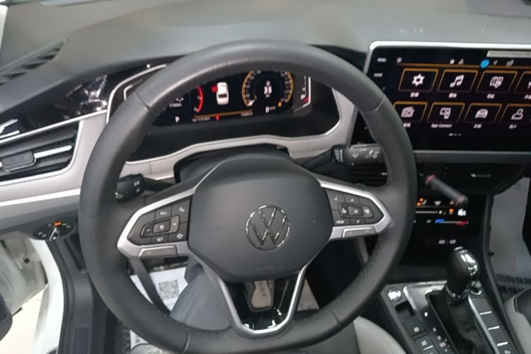 Volkswagen Bora 2024 car image #11