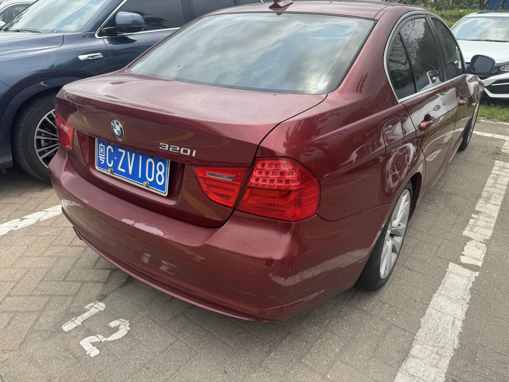 BMW 3 Series (Imported) 2011 car image #2