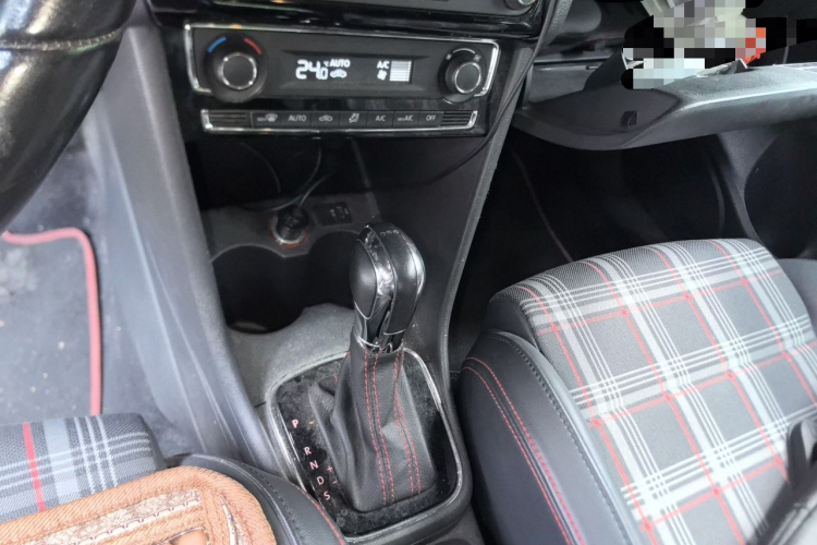 Volkswagen Polo 2016 #14 Volkswagen Polo 2016 car image #14