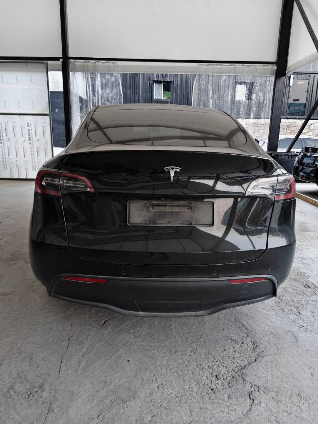 Tesla Model Y 2021 #9 Tesla Model Y 2021 car image #9
