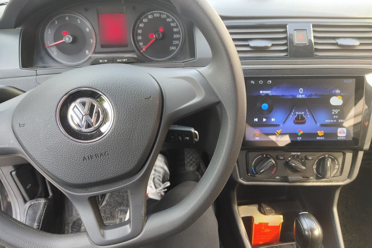 Volkswagen Santana 2021 صورة سيارة #10