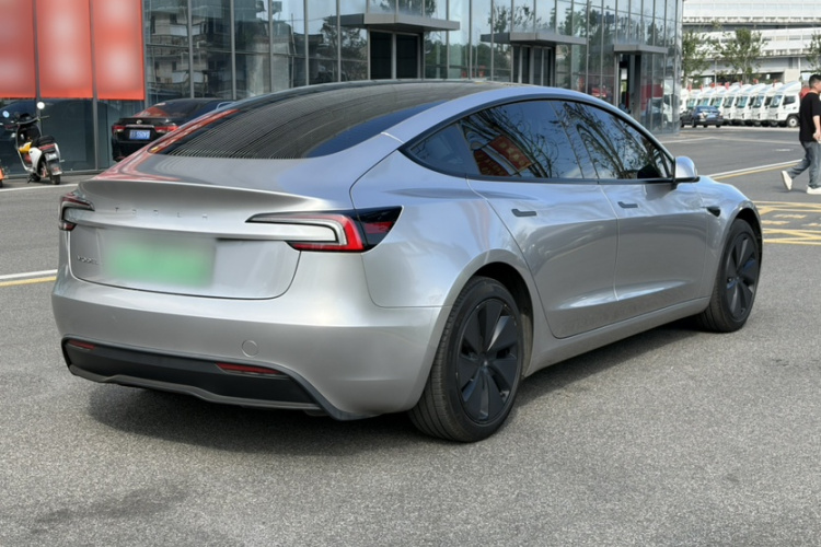 Tesla Model 3 2024 #9 Tesla Model 3 2024 car image #9
