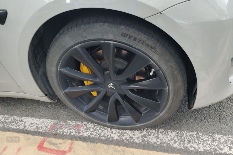 Tesla Model 3 2020 car image #9