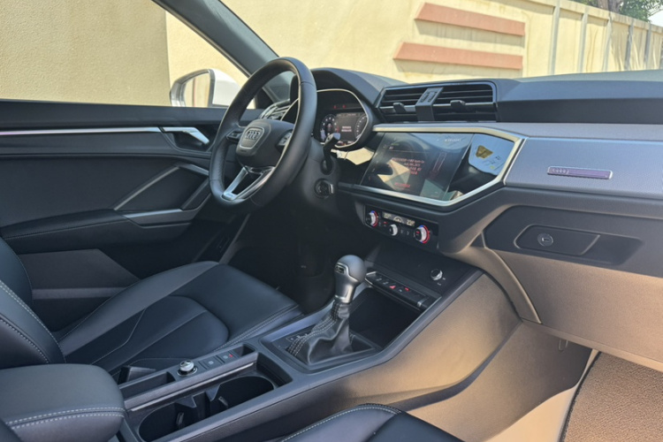 Audi Q3 2024 car image #20