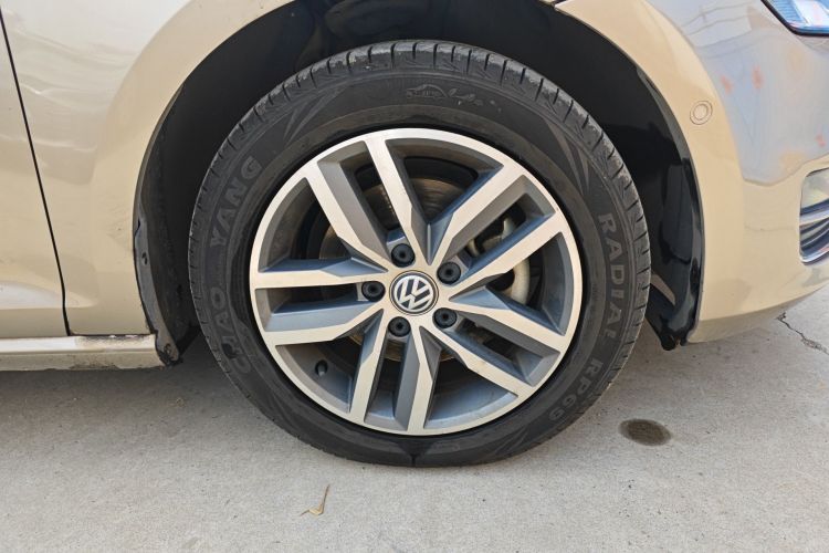 Volkswagen Golf 2017 car image #9